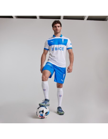 Short local Adulto Universidad Católica 2025