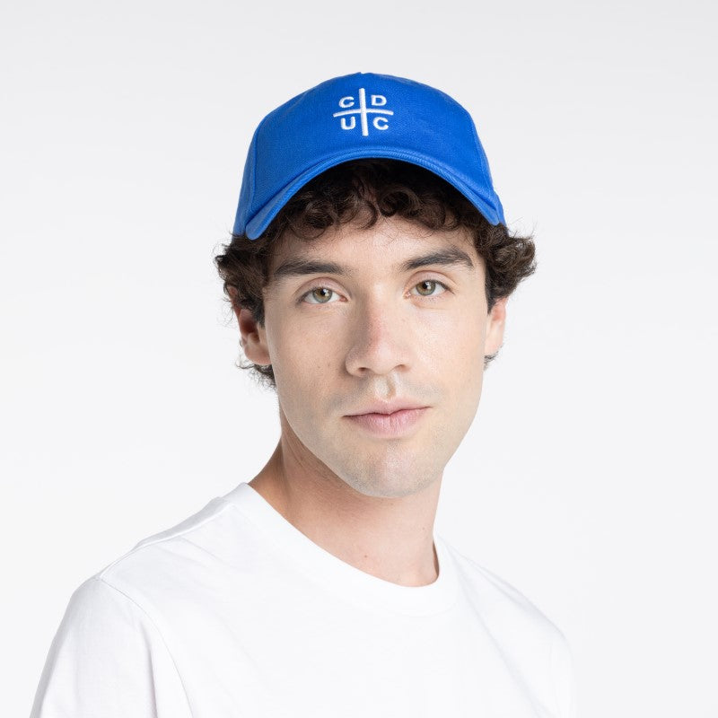 Jockey Curvo Azul UC 2026